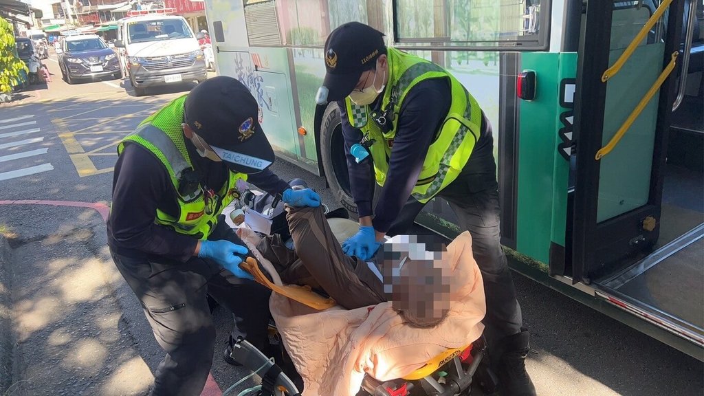台中1長者搭公車遇煞車摔倒 昏迷送醫