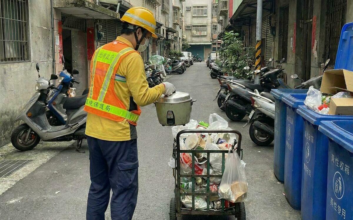 撿電鍋送阿婆判刑3月！清潔員被判貪污引眾怒  律師嘆：涉案人無法交代拾荒婦人下落