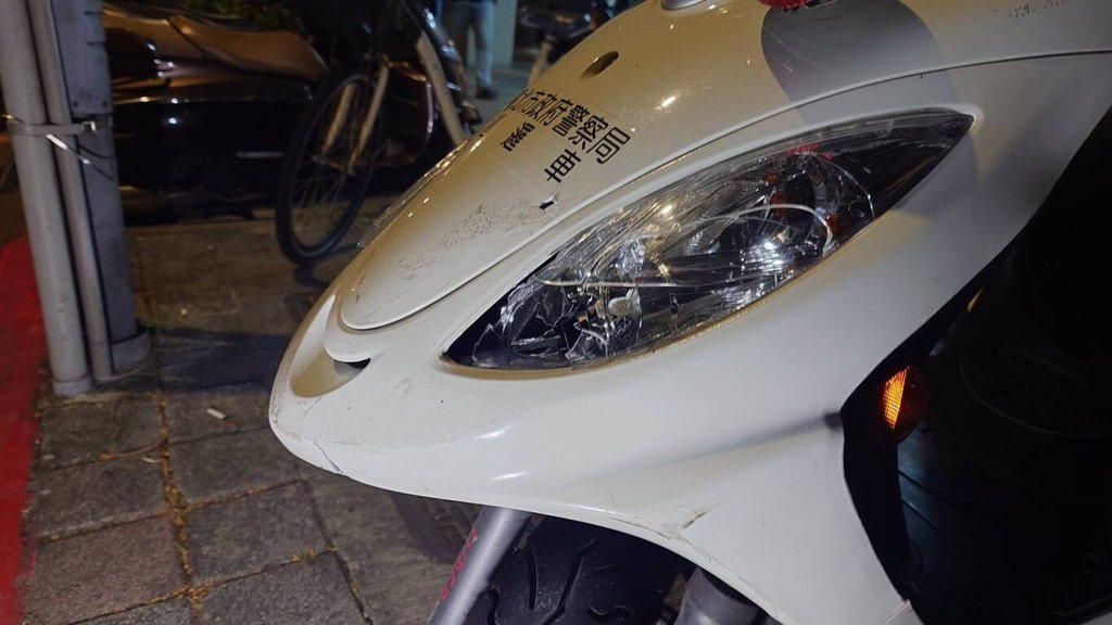 北市警執行交管勤務遭撞手骨折 手術結束休養中