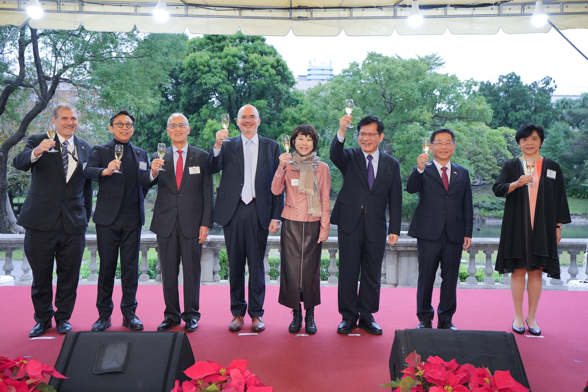  林佳龍、谷立言參加台灣美國事務委員會舉辦的「花園酒會」 圖：翻攝自林佳龍臉書