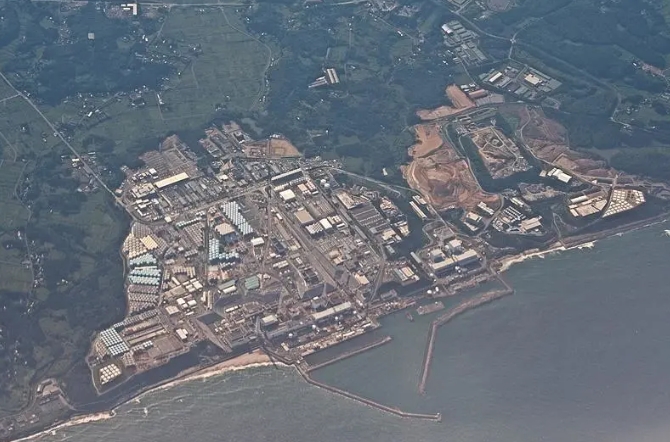  日本福島第一核電廠因近日的青森縣地震暫停核汙水排海。 圖 : 翻攝自央視新聞 