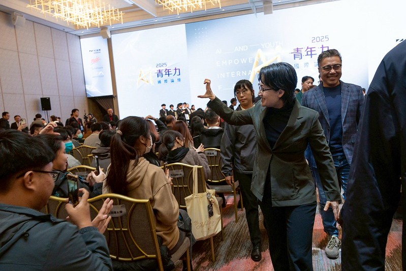  蕭美琴出席「NOWNEWS 跨世代 2025 AI 青年力國際論壇」。 圖：總統府提供 