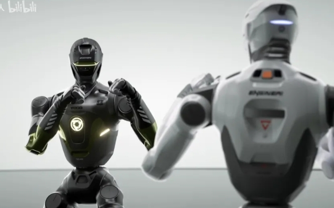 (影) 人型機器人「踹飛老闆」影片爆紅! CGI造假? 中國技術發展引關注