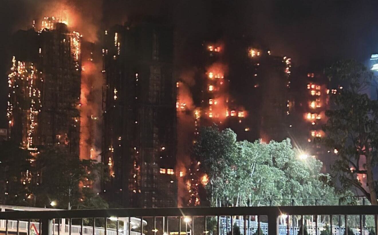 (影)于朦朧案翻版?香港「宏福苑大火」真相疑被壓制 萬人聯署要求獨立調查