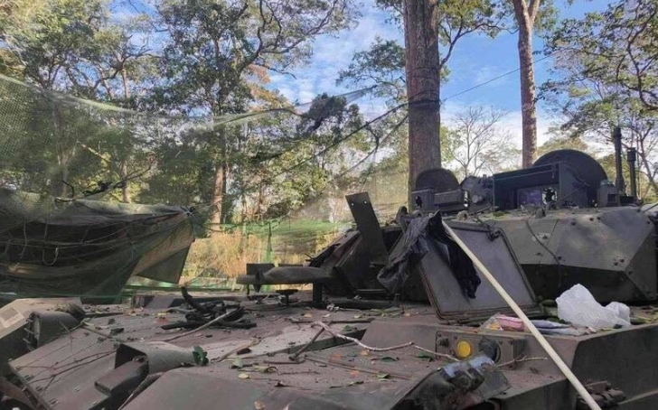 中國VT-4坦克首度被炸毀! 泰柬衝突中砲管「沒了」 挨譏有「炸膛隱患」