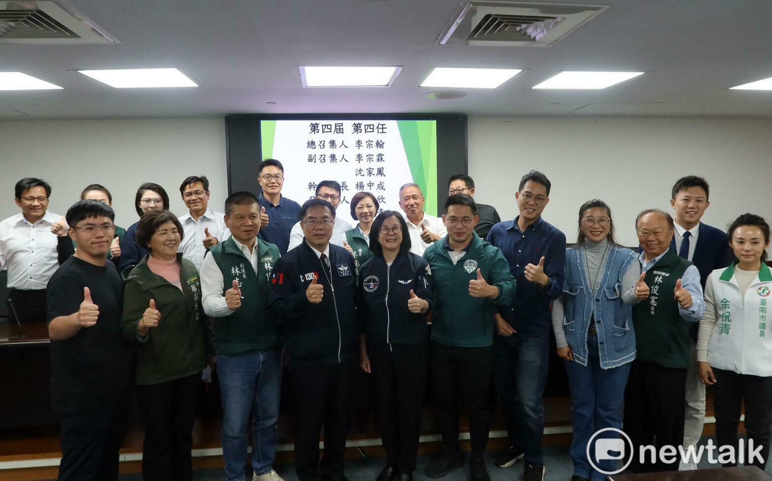 台南市議會民進黨團幹部交接 李宗翰出任總召楊中成接幹事長