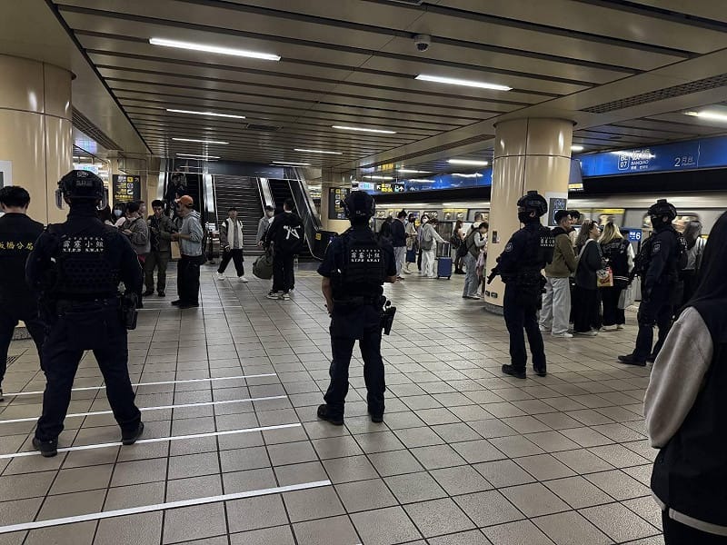  張文隨機砍人造成包含自己在內4死11傷，衛福部公布傷患住院5人都已轉至一般病房。 圖：警政署提供 