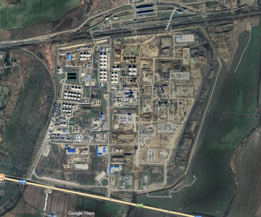  伊爾斯基（Il’skii）煉油廠遭烏克蘭無人機擊中後發生爆炸與火災。 圖：翻攝自 X 
