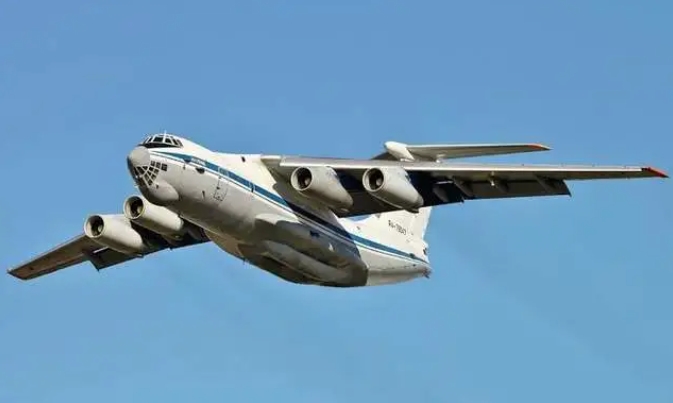  俄羅斯5架運輸機兩天內密集抵達德黑蘭運送軍火。 圖：翻攝自 寰球戰略解讀 