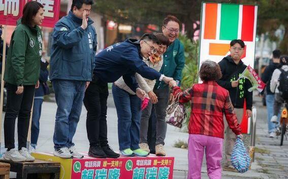 「豬肉王子」蔡小虎獻聲力挺 唯一支持「菜市場之子」賴瑞隆