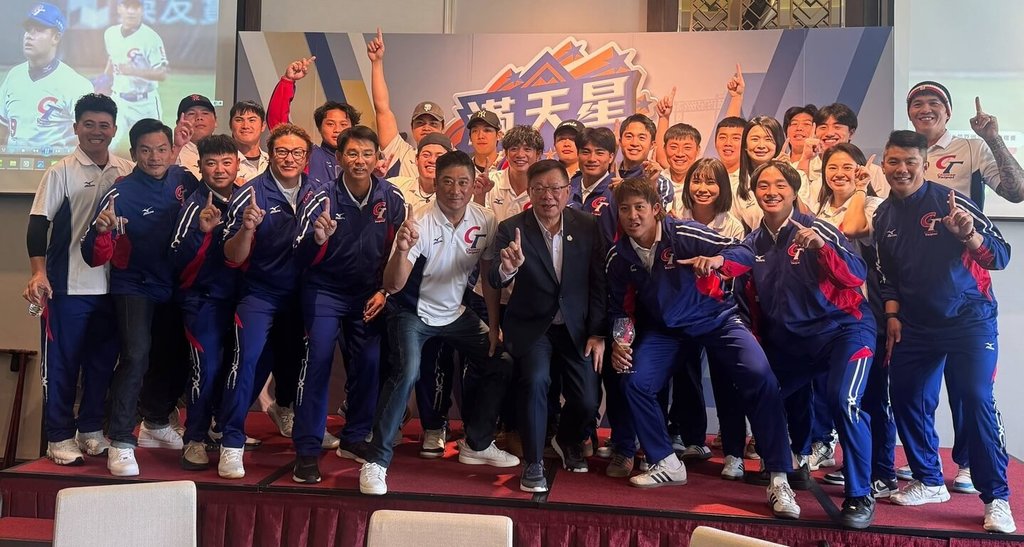 奧會主席蔡家福出席感恩餐會 感謝各級棒球隊付出