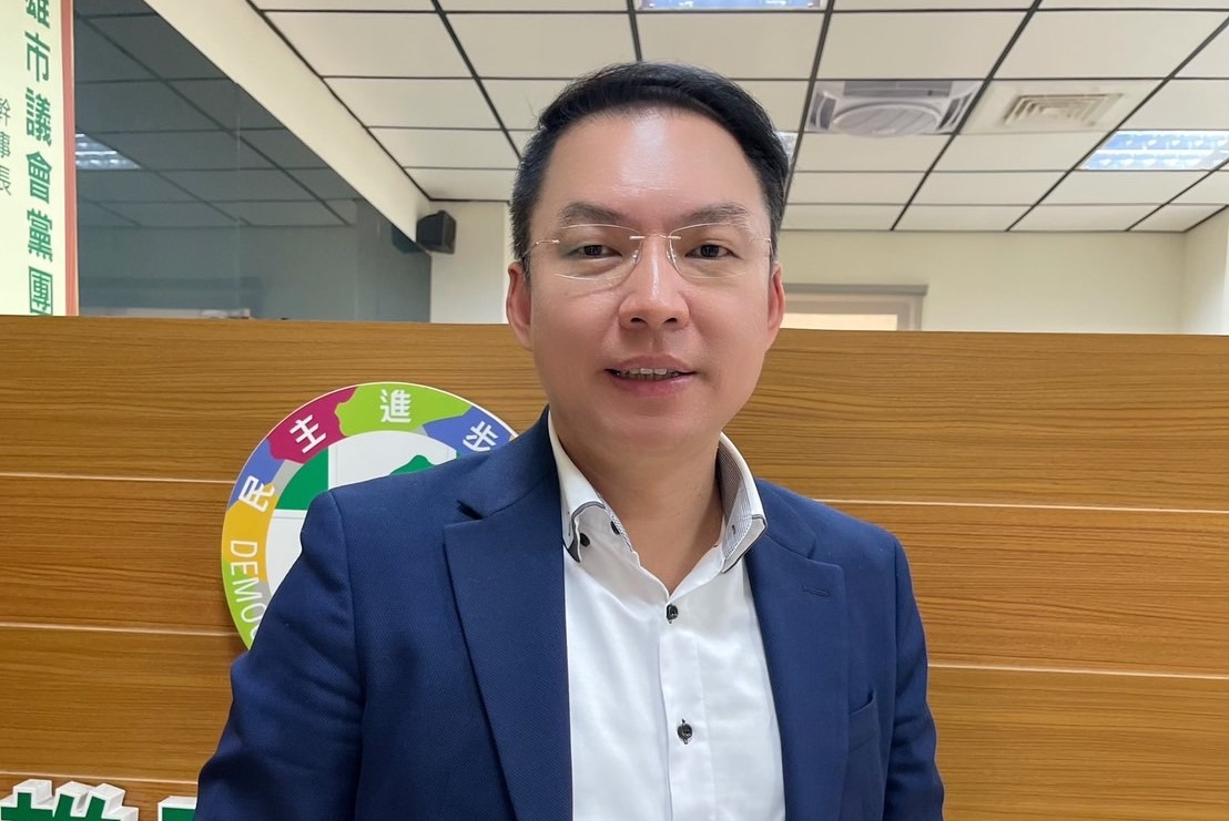 剛卸任市黨部主委的黃文益，將帶頭在高雄市第8選區衝出三席全上的成績。 圖：民進黨高雄市黨部/提供（資料照） 