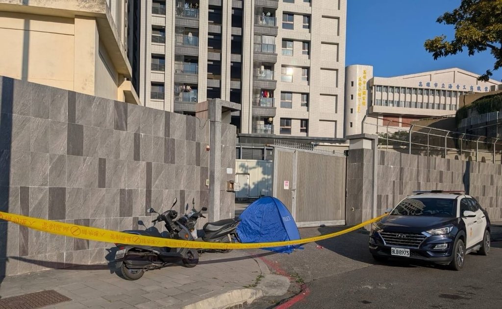 高雄台電巡檢員疑遭電捲門夾困亡 曾文生:配合調查