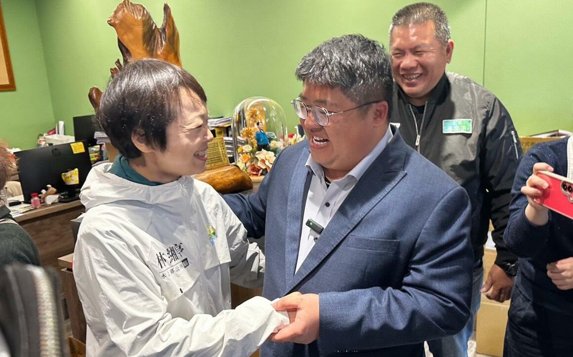轉載》執政成績遠優於非民進黨!蔡易餘強勢回擊對手 笑稱打瘦瘦針會砸商譽