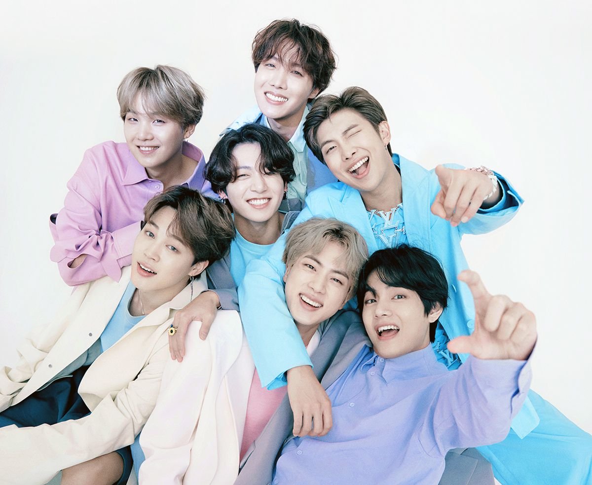 BTS 自 2013 年出道以來，成功打破 K-pop 在西方市場的天花板，成為首個獲得公告牌音樂獎、登上《週六夜現場》、並獲葛萊美獎提名的韓國團體。 圖:翻攝自X帳號@btschartsdailyc
