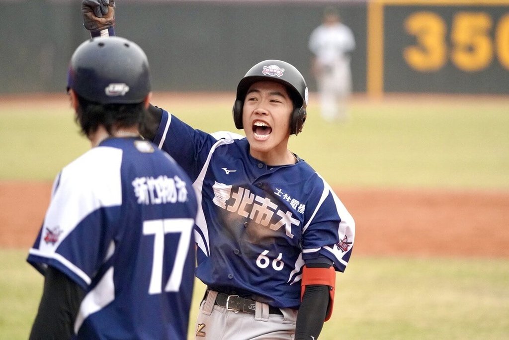 台北市大對抗國體火球男逆轉奪複賽5勝晉4強