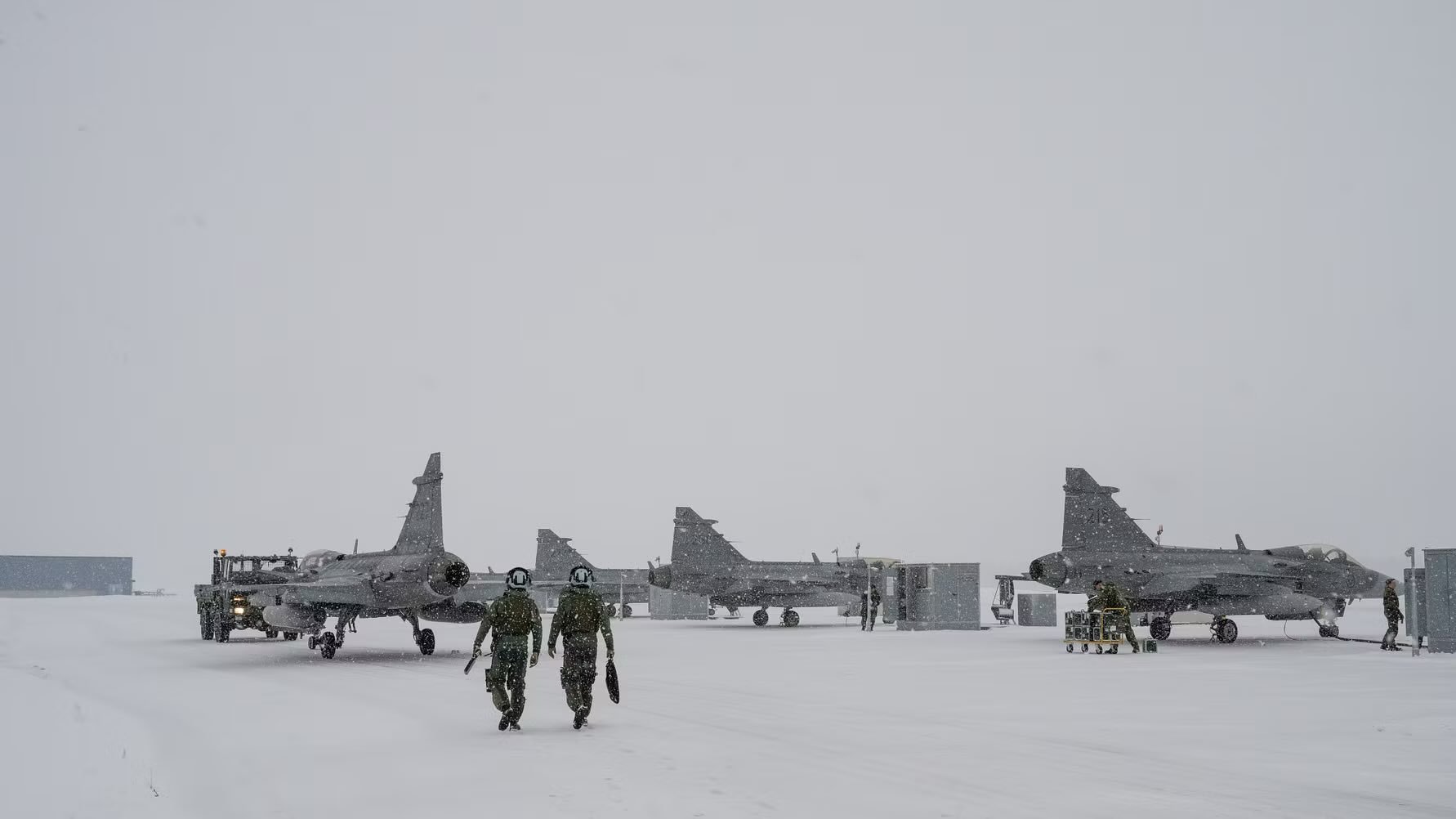  瑞典宣布，將根據北約北極空中警戒任務，向冰島部署一個 JAS 39「獅鷲」戰鬥機中隊。 圖：翻攝自 X 