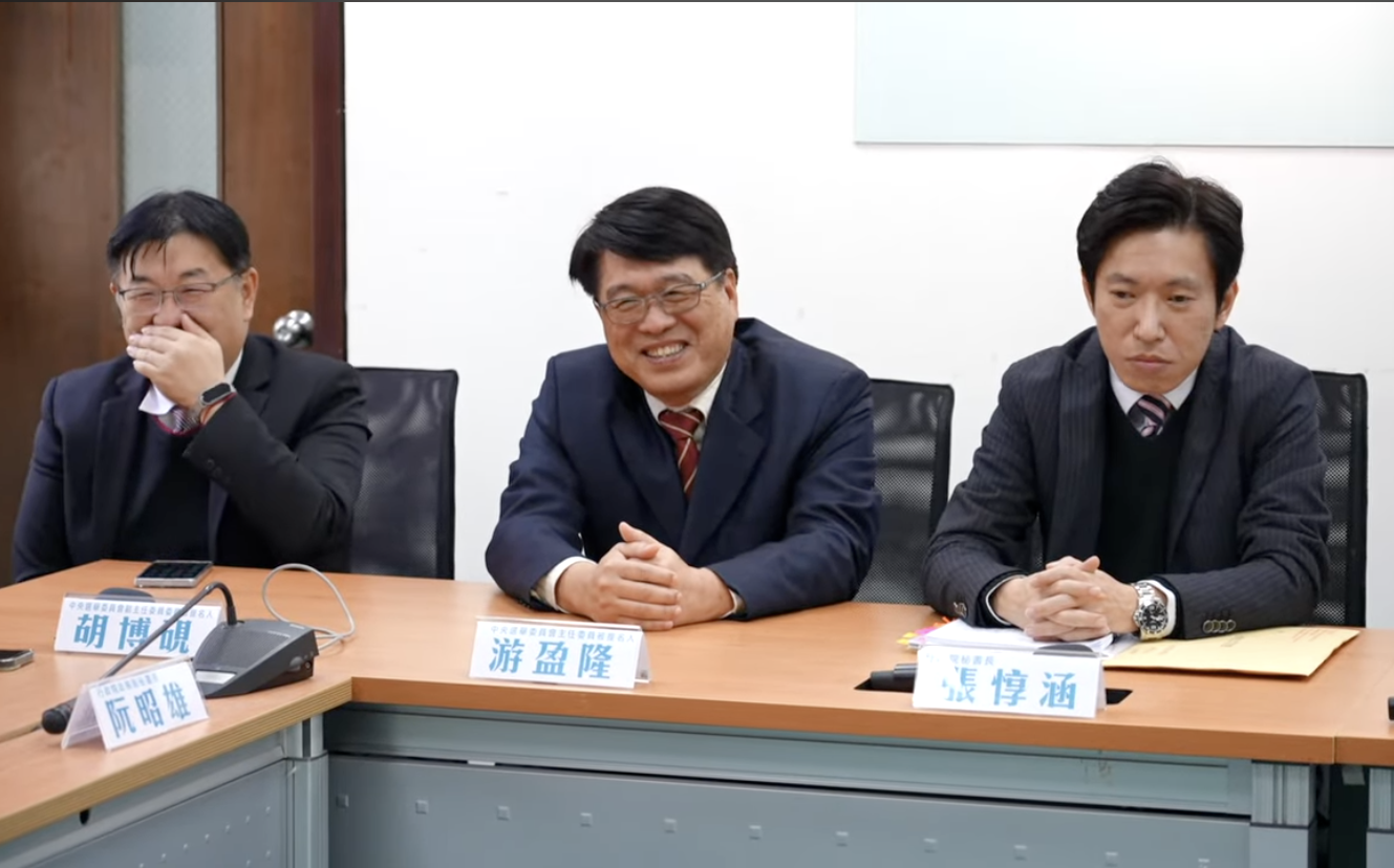 張啓楷問「賴清德民調不好就解決做民調的人?」游盈隆笑了