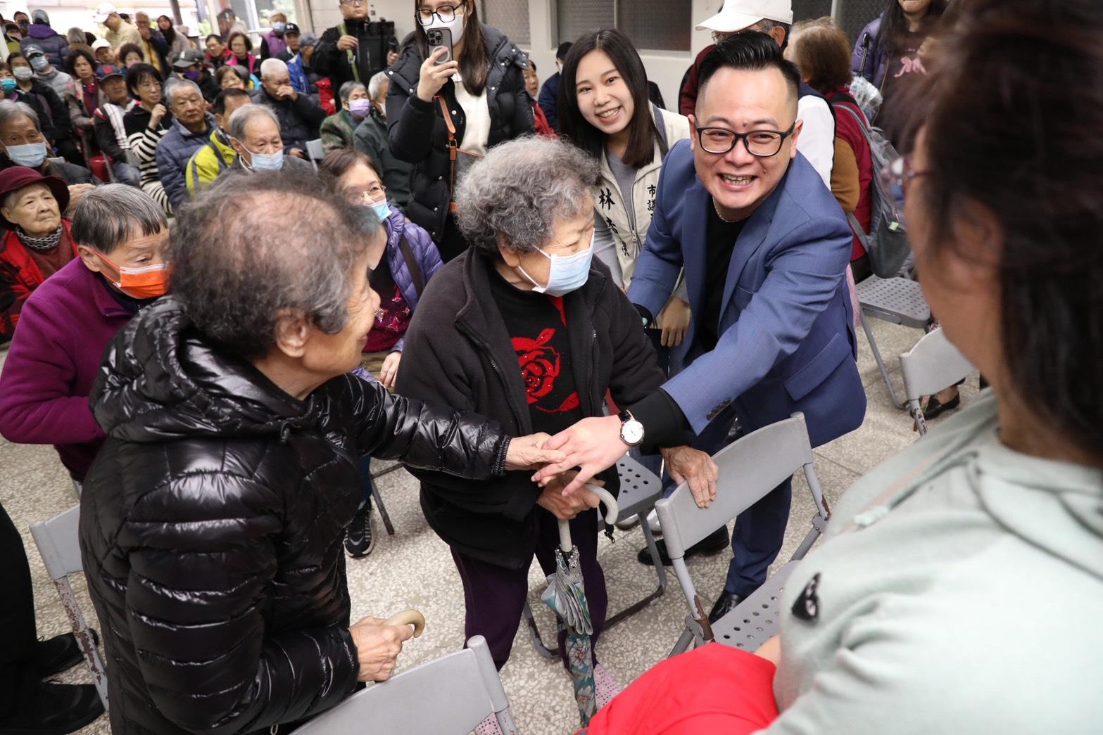  童子瑋舉辦首場「進步基隆 市民見面會」。 圖：童子瑋辦公室提供 