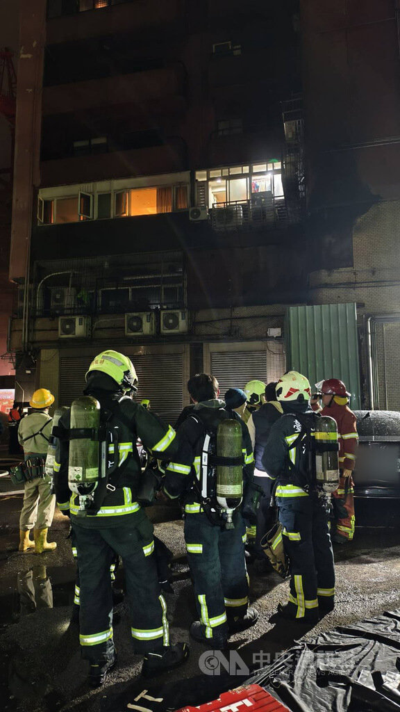 北市大安區大樓暗夜祝融 4人送醫、疏散53人