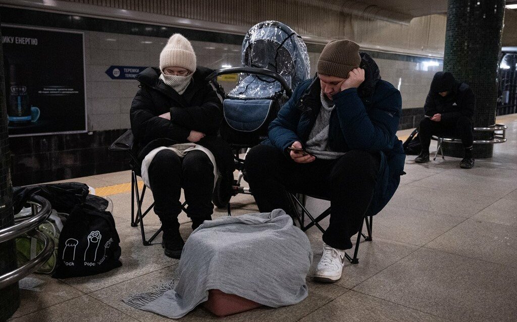 俄軍寒夜狂轟基輔 300架無人機斷電斷暖 澤倫斯基取消達沃斯行程