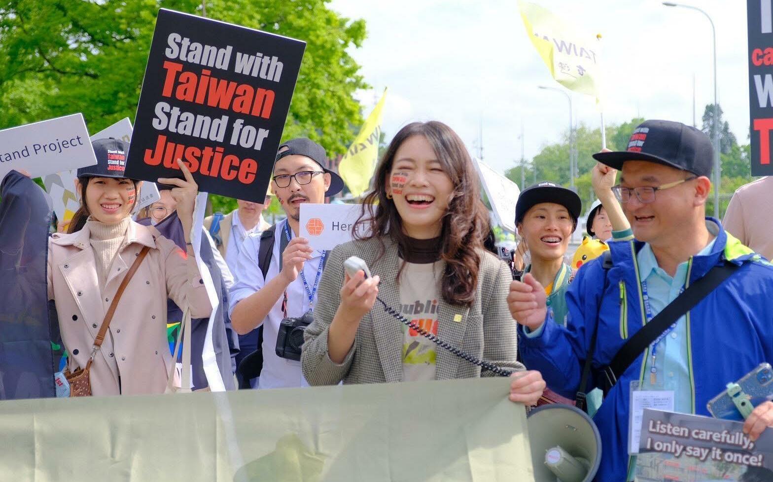 四小黨合體前進陣線!吳欣岱再戰高嘉瑜 領軍內湖市場發春聯