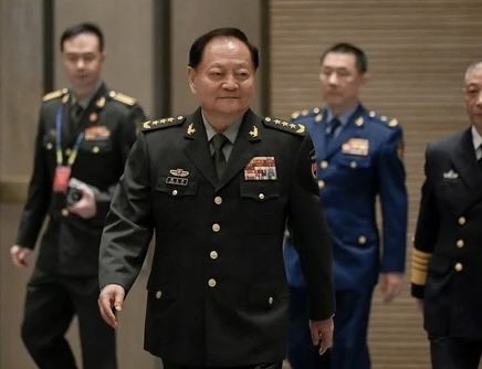 中國中央軍委副主席張又俠、軍委委員劉振立近期相繼遭到調查，多位解放軍高層官員也遭受波及，大批軍官遭到清洗。 圖：翻攝自 @maoshen X 帳號 