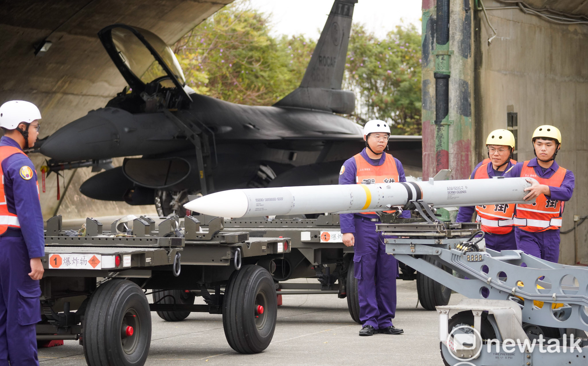 現場直擊》空軍演練F-16V戰機潛力裝掛 三五快砲防空攔截展現捍衛領空戰力