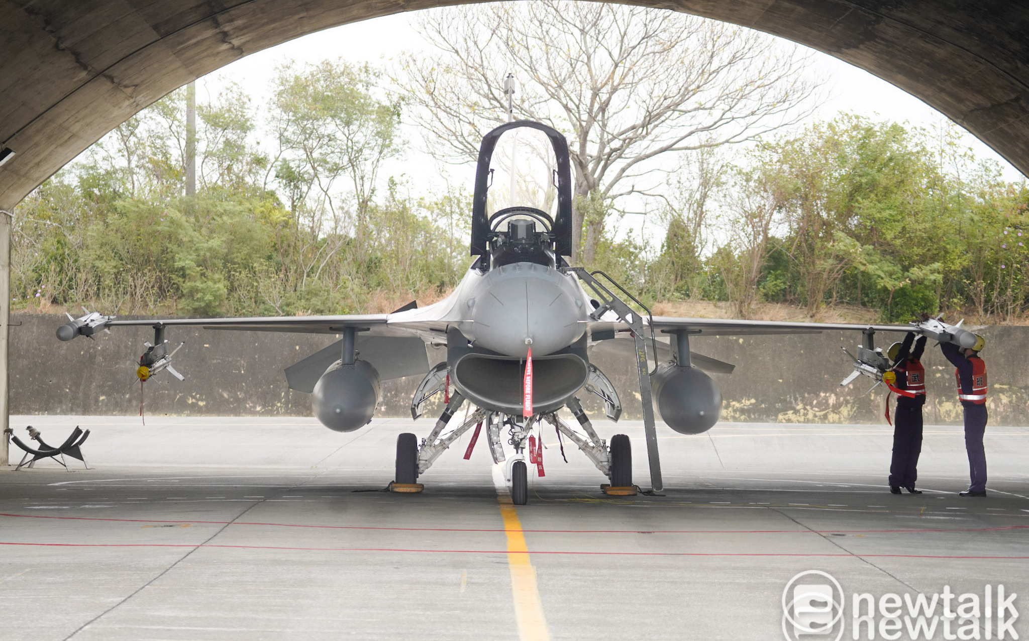 網傳「軍購付錢給美國卻不給貨」黃暐瀚打臉:這種事查一查就知道