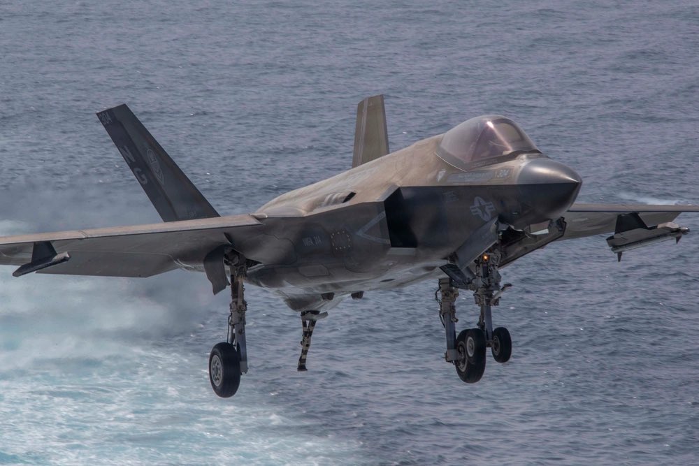  F-35C「閃電II」隱形戰鬥機可垂直起降。 圖：翻攝自 X 