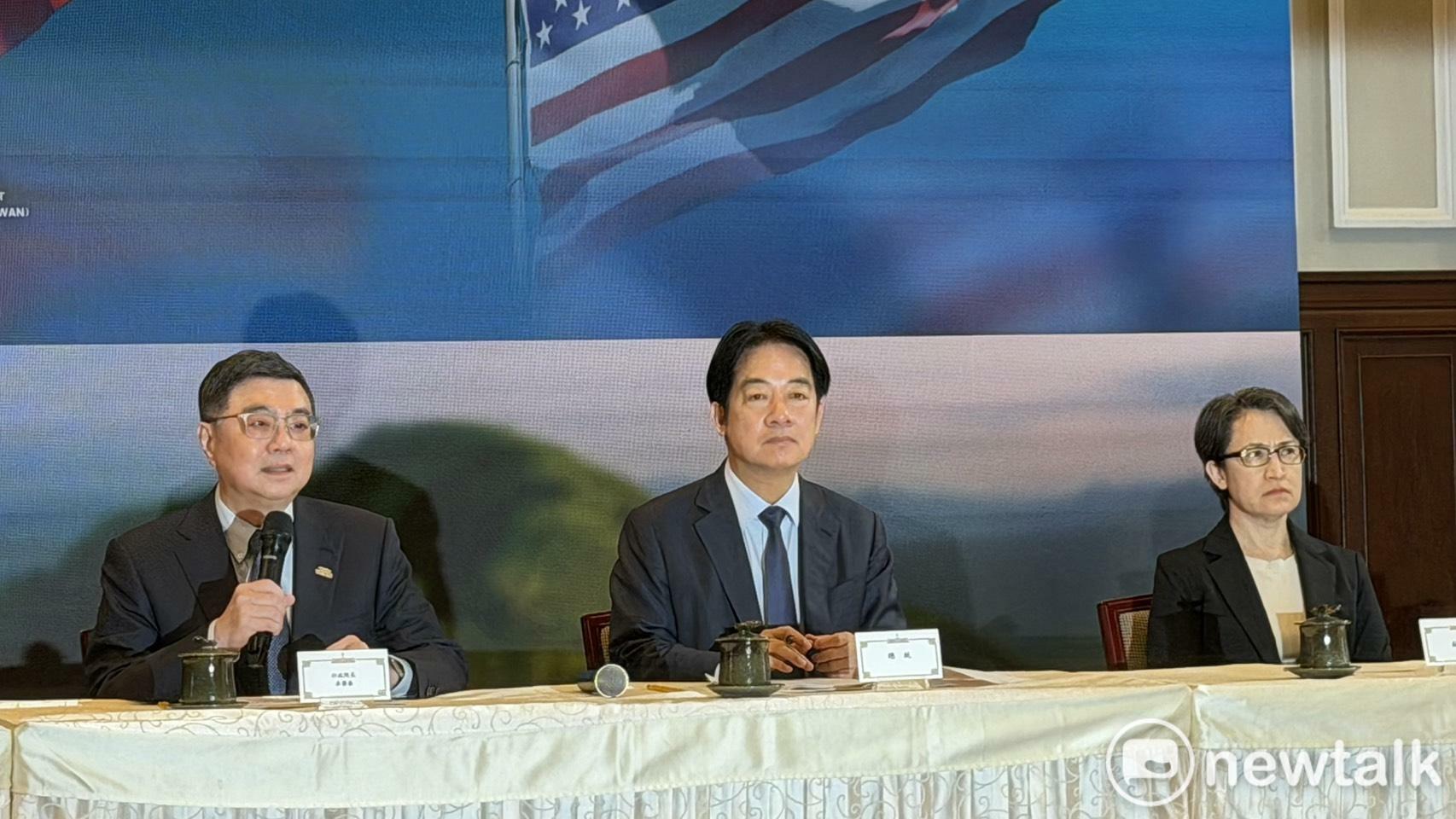  賴清德主持「因應台美簽署貿易協議新局」國安高層會議會後記者會。蕭美琴、卓榮泰陪同。 圖：高逸帆／攝 