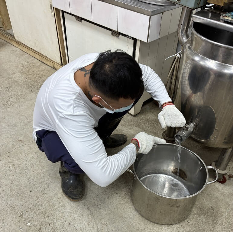 栽種蒸餾一手包辦 中監茶樹精油沐浴乳禮盒熱賣