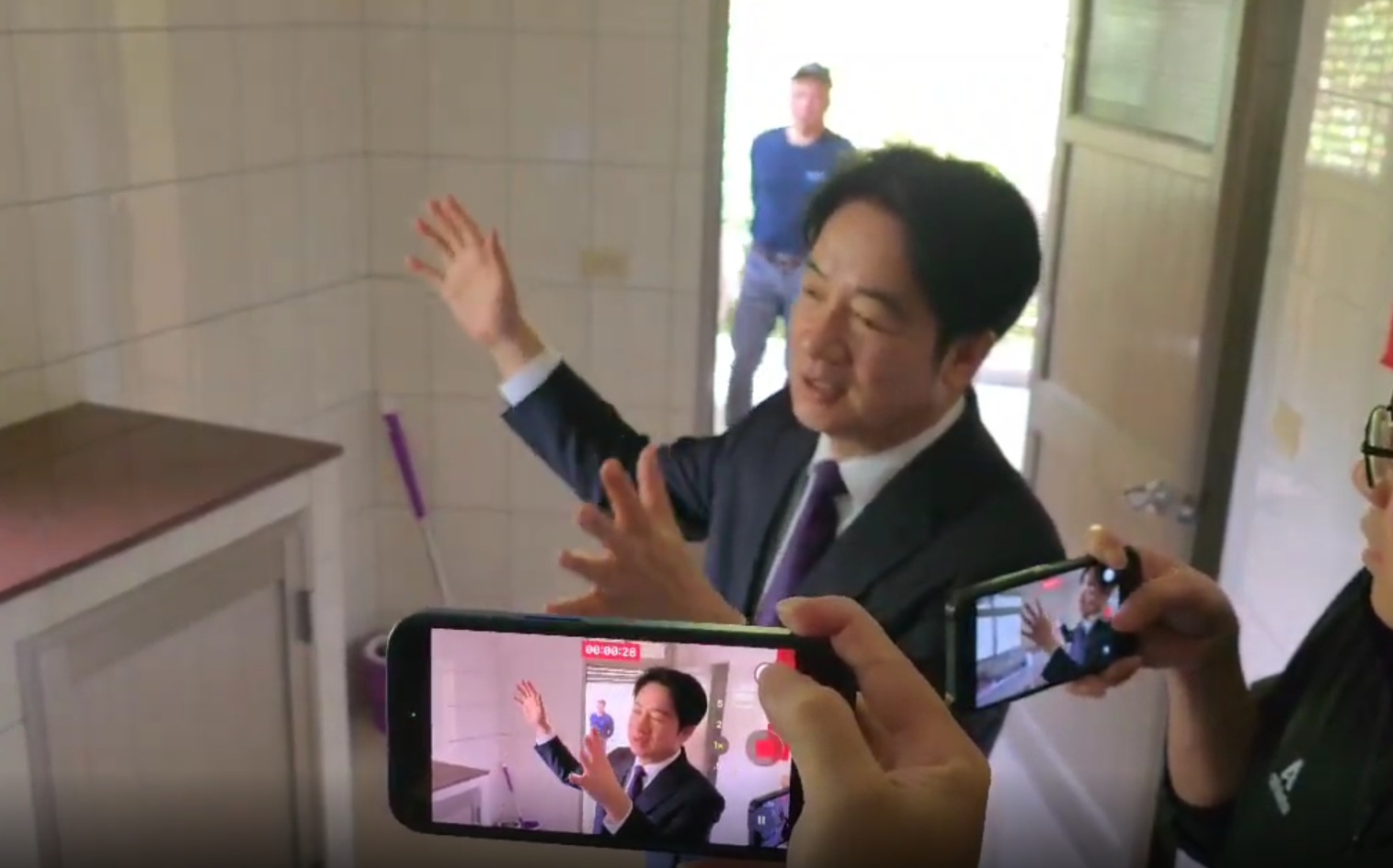 賴清德除夕返鄉祈福親自導覽萬里老家礦工生活紀念館 預告年後第一天邀五院院長茶敘