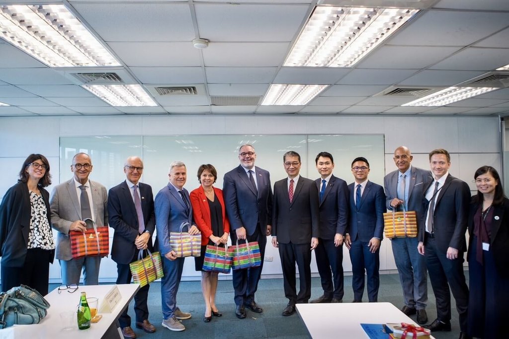 民進黨拚政黨外交 台灣LV當伴手禮外賓驚艷