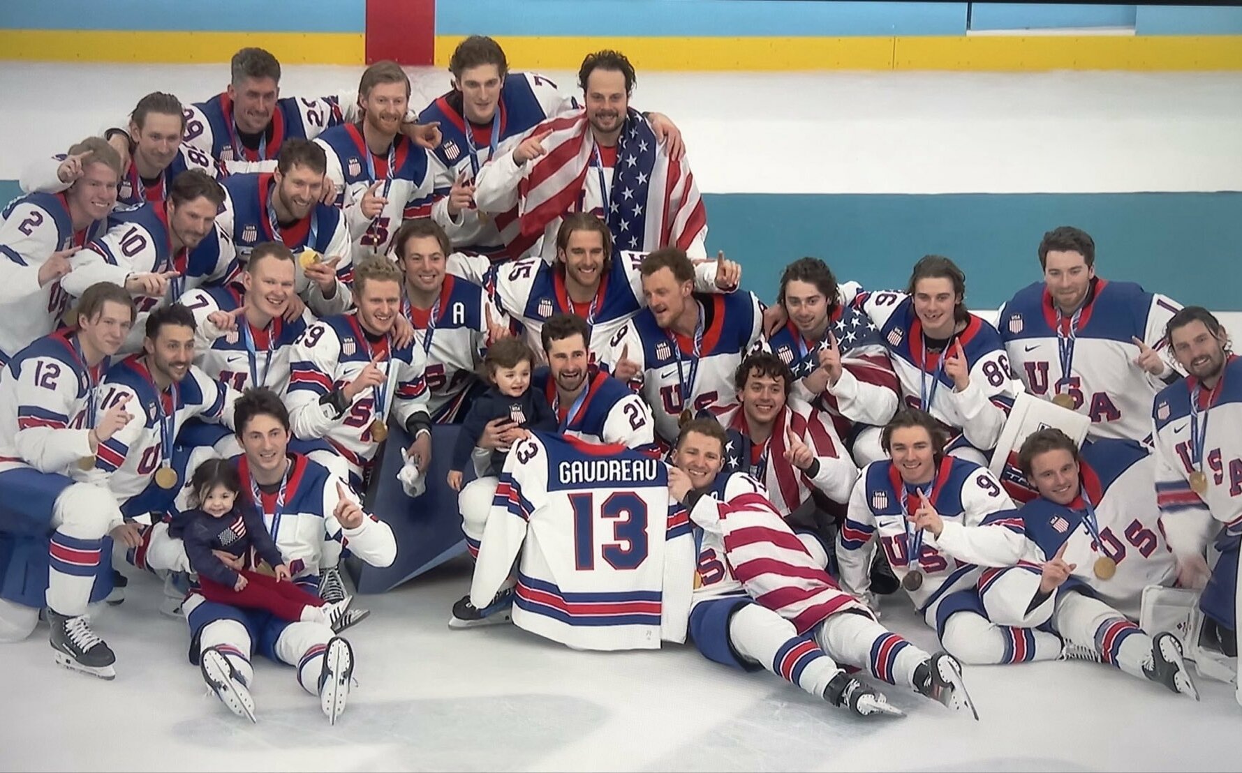 (影) 美國鷹狠踩加拿大雁! 睽違46年贏得冬奧冰球金牌 白宮竟發「這圖」嘲諷