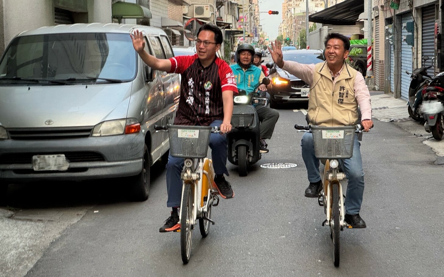 「兩代」鳳山代議士惺惺相惜 許智傑情義相挺林智鴻拼初選