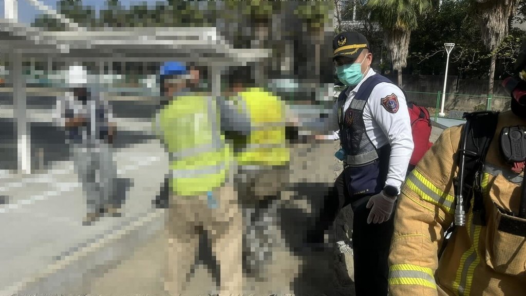 高雄好市多工地2工人身體不適 送醫無生命危險