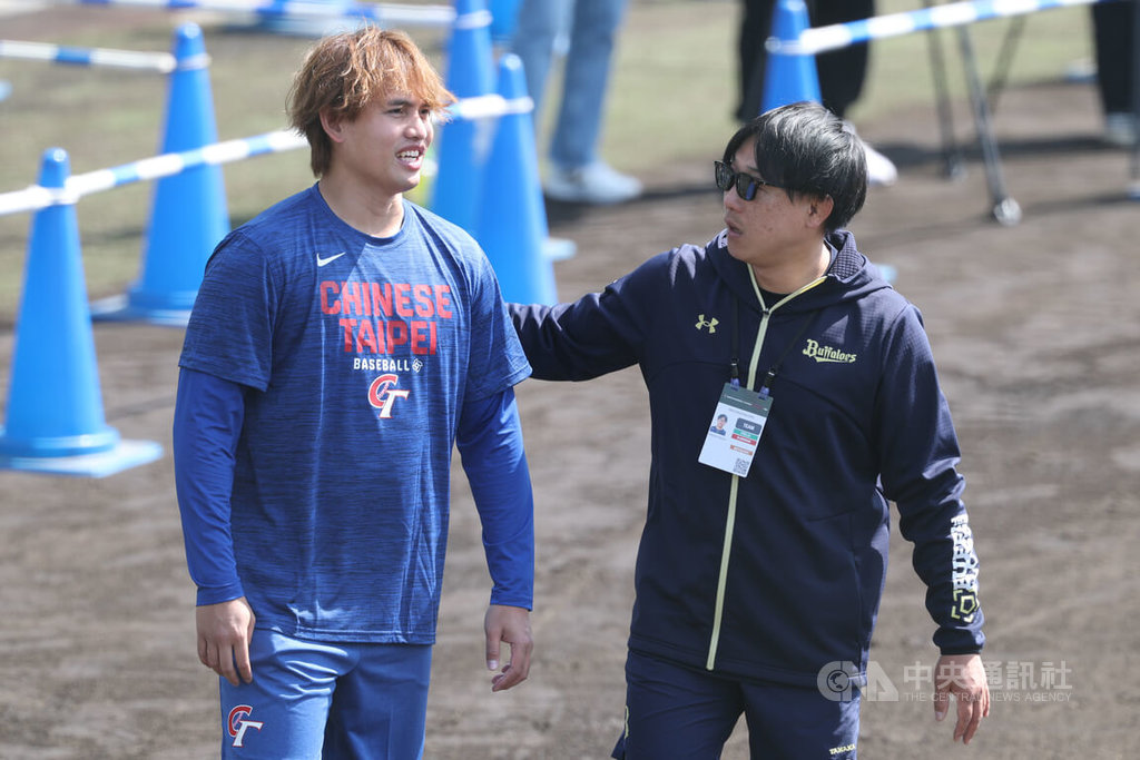 張奕跟歐力士前隊友敘舊 讚WBC旅美投手層次不同