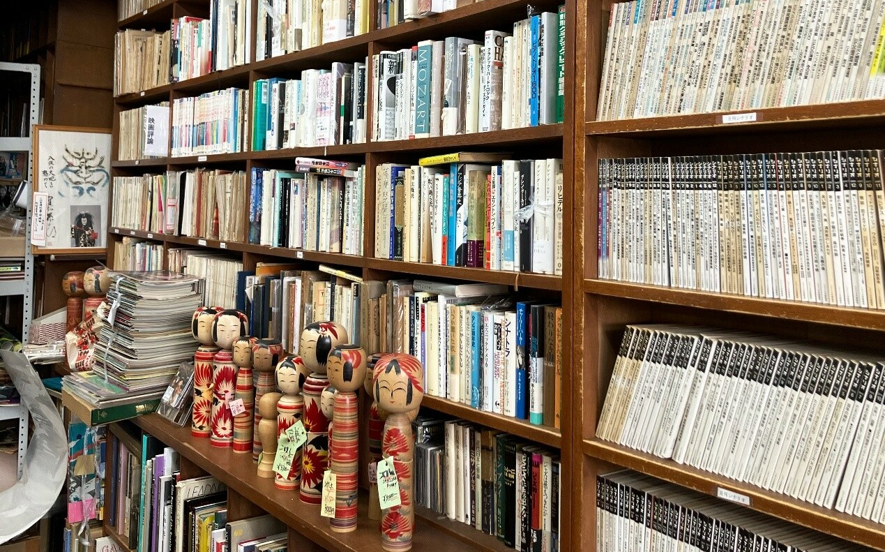 「最酷街區」大啖古書與咖哩!東京神保町3家必逛懷舊老情調