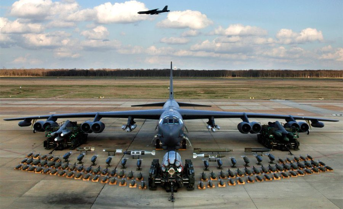  除了 B-52 轟炸機，美國空軍現役主力轟炸機。 圖：翻攝自 @Lawrenc09874431 X 帳號 