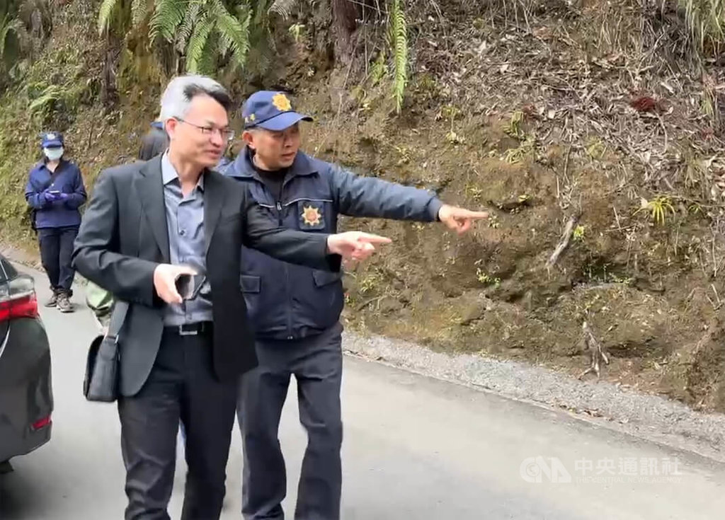 南投杉林溪遊園接駁車墜谷 檢察官赴現場勘查