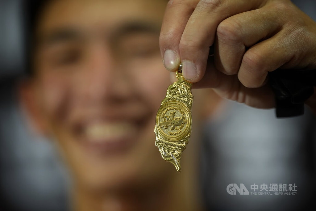 獎牌、獎盃都是台灣形狀 世界室內拔河賽有記憶點