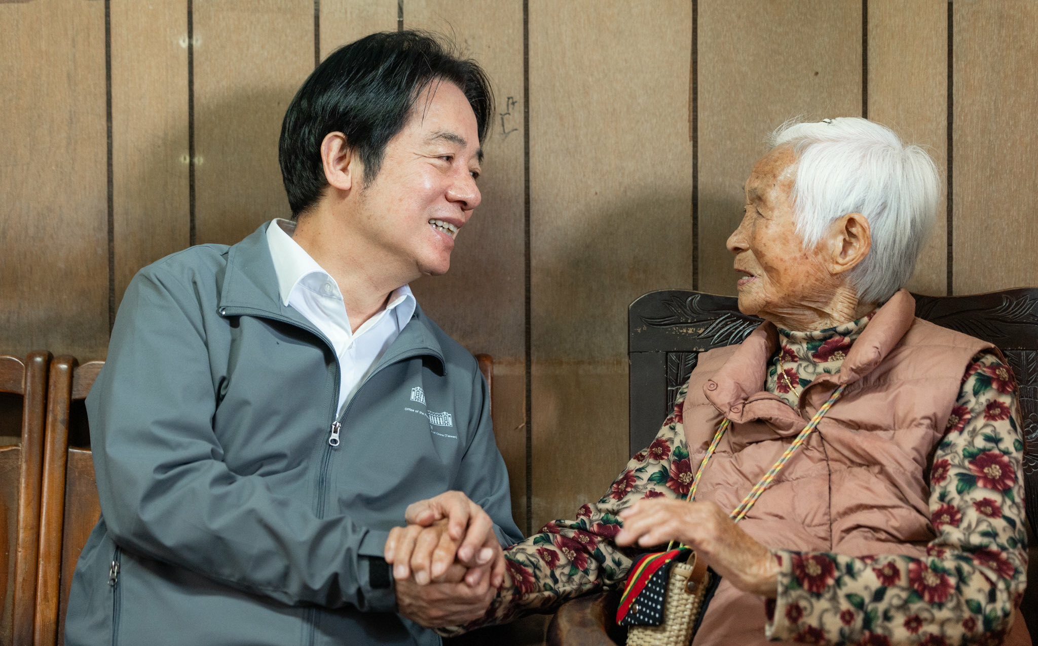 (影)「阿德我很熟」阿嬤一句話成任務 賴清德暖訪雲林農家