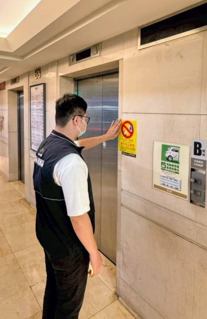 台中新光三越顧客受困電梯 市府勒令停用檢查