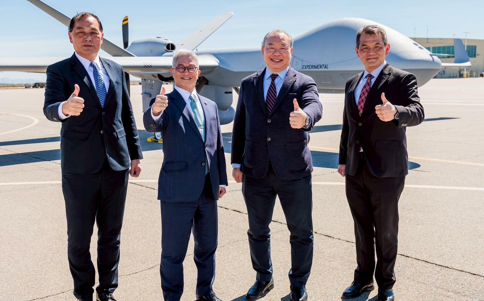 MQ-9B無人機首批2架交機!國防部:分年到位 強化空中偵蒐戰力