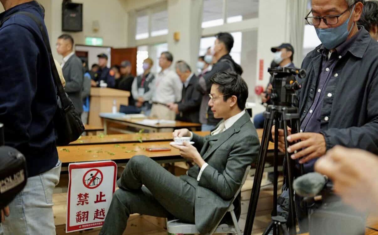 名間鄉茶師常行深強大氣場!當場打臉南投縣府官員:你敢動我茶葉一定跟你們拼命到底!