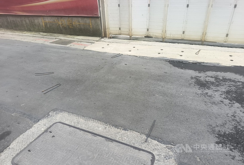 北市工地鋼筋掉落砸傷人 建管處開罰、勒令停工