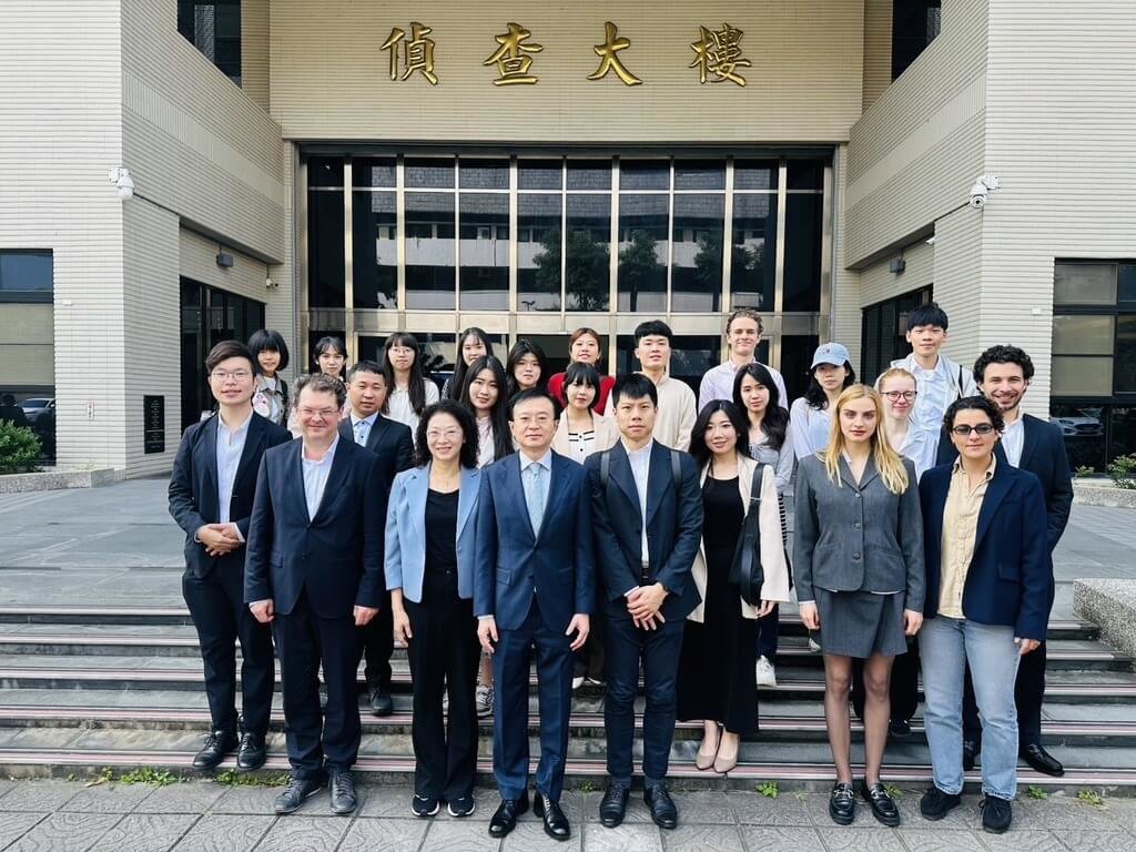 台德師生參訪士林地檢 探索人工智慧司法新樣貌