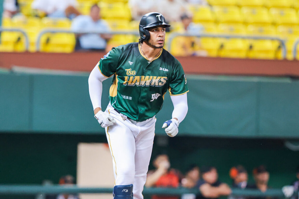 雄鷹齊名熱身賽王者悍將 13年來首見並列第1