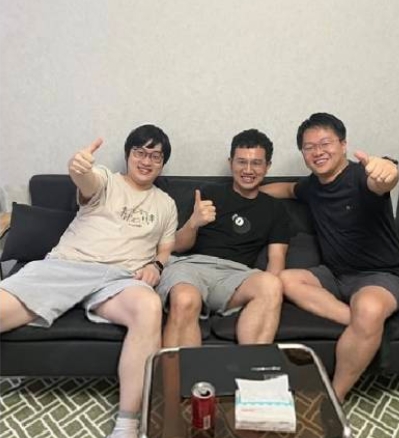  中國人工智能公司 Manus CEO 肖弘、首席科學家季逸超，因中國監管審查，在被從新加坡招回北京後，正式被限制出境。 圖 : 翻攝自 X / AB Quai.Dong 